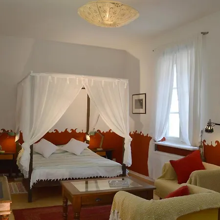 Epic Location Apartment *